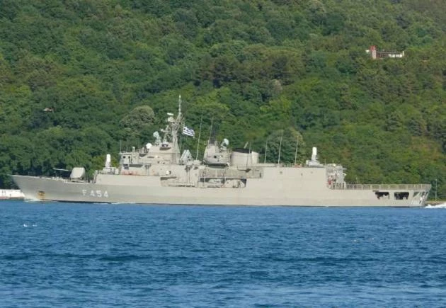 Φρεγάτα Ψαρά: Η ιστορία αιώνων πίσω από το όνομα της – Προς τιμήν των κατοίκων του ομώνυμου νησιού (Εικόνες)